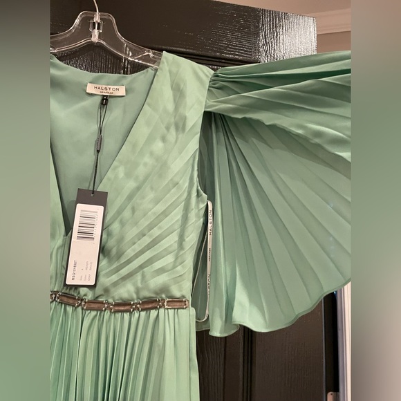 NWT Halston Heritage Cape empire waist dress in meadow green size 4 - Picture 5 of 8